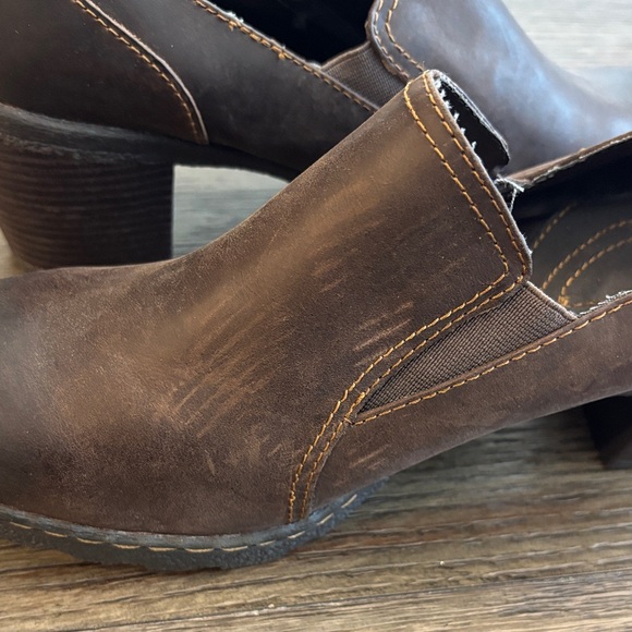 Merona Distressed Brown Leather Women's Block Heel Shoes Size 11 - Picture 7 of 9